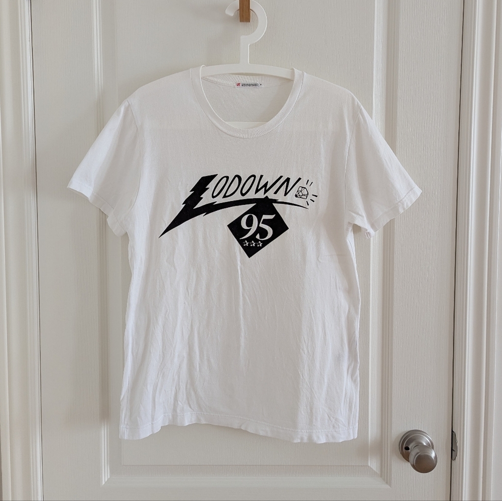 3 for $15 | Men's Uniqlo White Graphic Tee (US Size S)